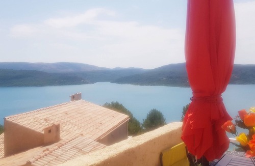 Sainte-Croix-du-Verdon Apartment | T3 apartment with air-conditioning+Box wifi Fibre+ Sat Eur terrace lake view (classified)