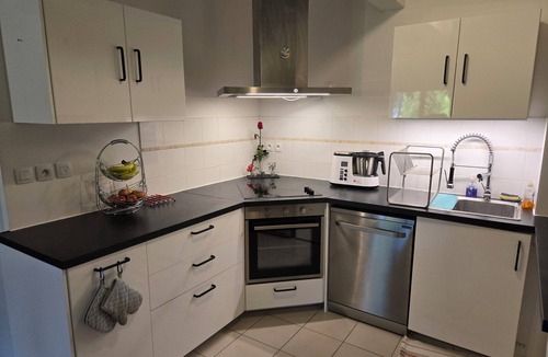 Cournonsec Apartment | T3 apartment in a quiet residence between sea and garrigue