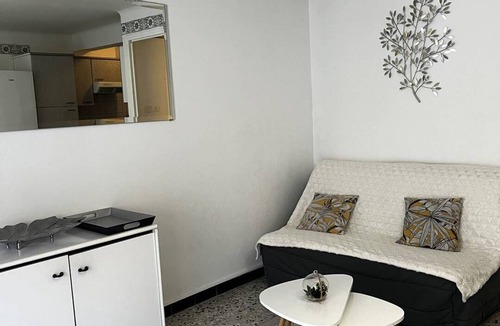 Le Chateau Apartment | T3 apartment near the center and 50 m from the beach - 6SYRA10