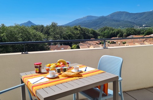 Argeles-sur-Mer Apartment | T3 Apartment with Large Terrace and View of the Albères