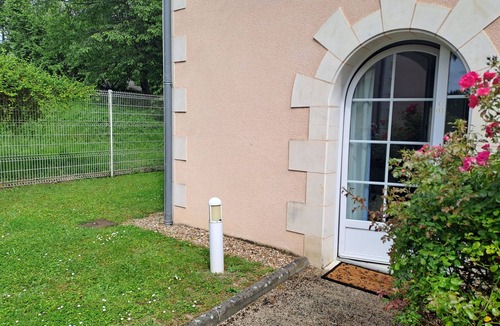 La Roche-Posay Apartment | T3 Apartment with pool and WIFI near the Thermal Baths