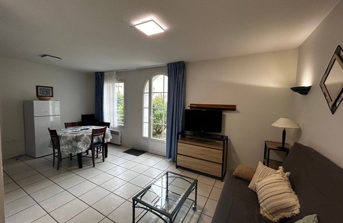 La Roche-Posay Apartment | T3 Apartment with pool and WIFI near the Thermal Baths