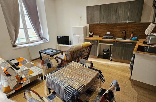 Montlucon Apartment | T3 au cœur historique de Montluçon, gare à 10 min