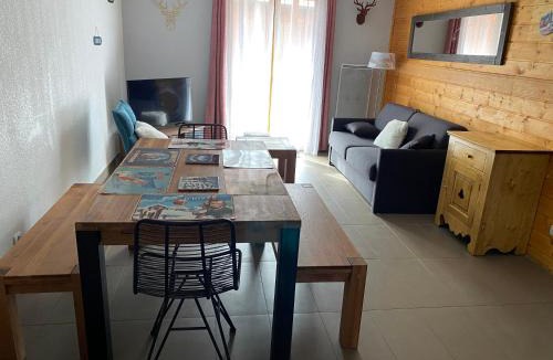 Font-Romeu-Odeillo-Via Apartment | T3 au pied du télécabine