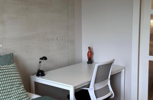 12th Arrondissement Apartment | T3 balcon parking clim 3mn pied metro 8 et T3