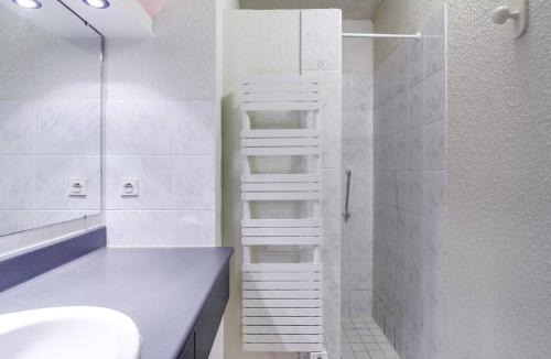 Esquieze-Sere Apartment | T3 calme 6 pers, terrasse, jardinet, proche commodités - FR-1-402-24