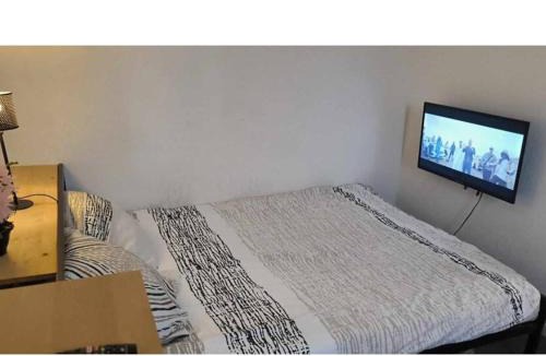 Salon-de-Provence Apartment | T3 Centre Parking 4pers Calme & Confort