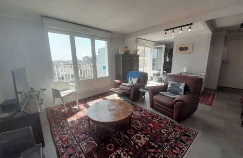 Chateauroux Apartment | T3 city centre- elevator- parking- panoramic view