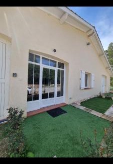 Giroussens Apartment | T3 de 60 M2 avec parking à 3 min de l autoroute