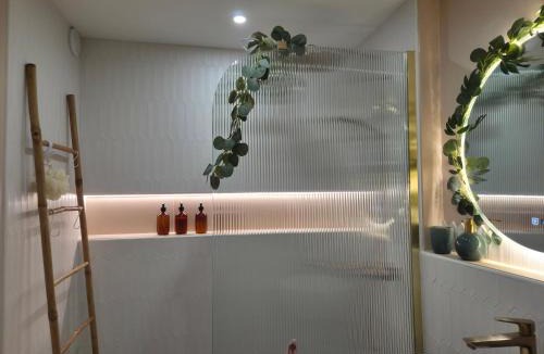 Gerland Apartment | T3 Debourg, balcon, proche métro B