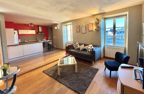 Centre-ville rive gauche Apartment | T3 Duplex 60m² ~ 2 bedrooms ~ Mayenne view