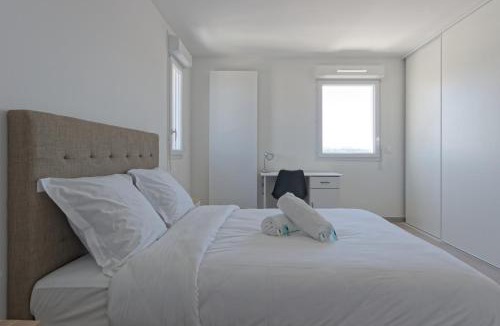 Les Crottes Apartment | T3 Duplex avec parking et balcon à Euromed