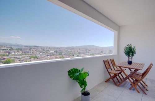 Les Crottes Apartment | T3 Duplex avec parking et balcon à Euromed