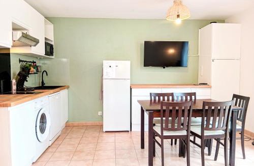 Barbaste Apartment | T3 Famille - piscine, aire de jeux - Barbaste
