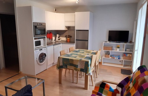 Saligos Apartment | T3 ground floor private garden 2minLUZ