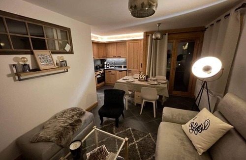 Les Carroz-d'Araches Apartment | T3 in a luxury residence opposite the swimming pool, tennis court and accrobranche.