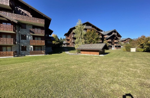 Les Carroz-d'Araches Apartment | T3 in a luxury residence opposite the swimming pool, tennis court and accrobranche.