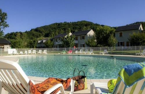 Saint-Geniez-d'Olt House | T3 la savane saint Geniez d'olt 2 piscines chauffées dans une charmante résidence de vacances