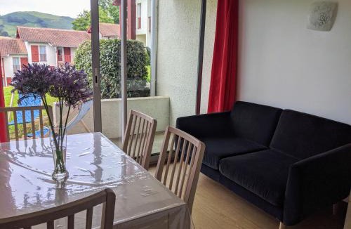 Souraide Apartment | T3 pays du piment d'Espelette - résidence avec piscine chauffée