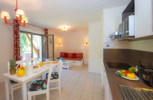 Gonneville-sur-Honfleur Condo | T3 près de Honfleur avec balcon | Accès piscine