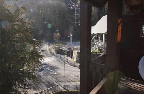 Bagneres-de-Luchon Apartment | T3 Sud au Pied Téléphérique avec Balcon, Parking, Animaux OK - FR-1-313-125