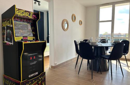 Bascule - Oratoire Apartment | T4 - 5min Airbus - 10min Aéroport - Parking