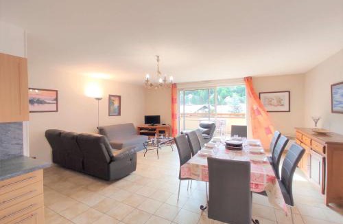 Saint-Lary-Soulan Apartment | T4 8 pers, Wi-Fi, Terrasse, Parking, Centre Saint-Lary-Soulan - FR-1-457-182