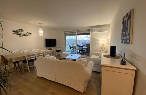 Homps Apartment | T4 bord canal du midi, piscine