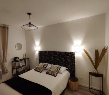 Anatole France Apartment | T4 Lumineux proche Centre Ville Narbonne & Des Grands Buffets 2 étoiles