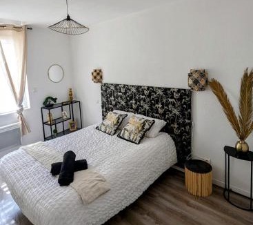 Anatole France Apartment | T4 Lumineux proche Centre Ville Narbonne & Des Grands Buffets 2 étoiles