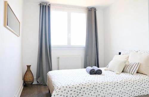Bascule - Oratoire Apartment | T4 Pro Groupes - 5min Airbus - 6pers - Parking