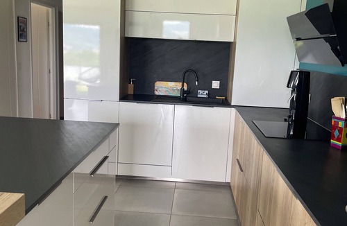 Annecy-le-Vieux Apartment | T4 with large terrace and view of nature and mountains, quiet, in Annecy le Vieux