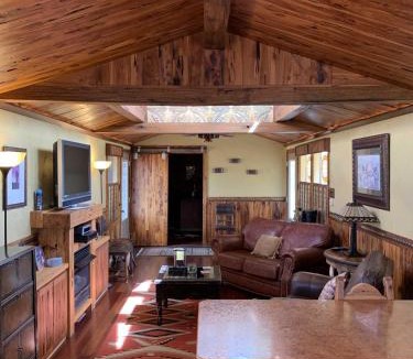 Comfort House | Tabasco Ranch - Antler Cabin