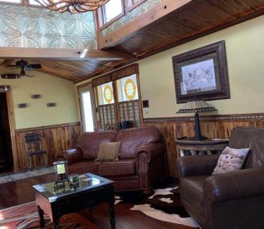 Comfort House | Tabasco Ranch - Antler Cabin