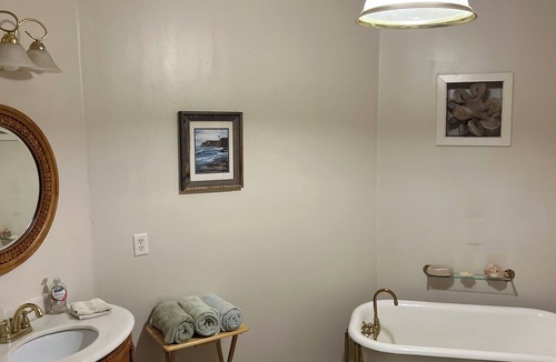 Valona House | Tabby House @ Serenity Bluff w/Dock & Pet Friendly