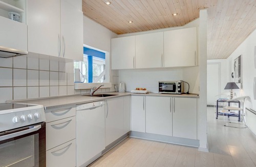 Henne House | "Tabithe" - 2.2km from the sea by Interhome