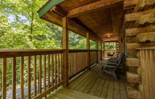 Shell Knob House | Table Rock Lake Cabin - The Oaks #5 with Lake Access & Hot Tub