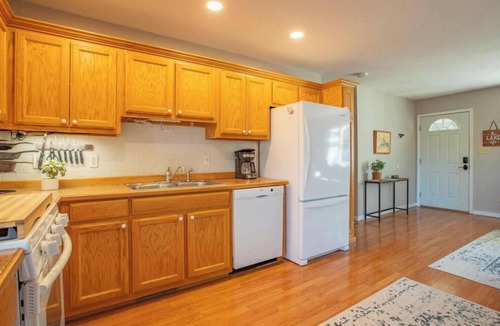 Shell Knob House | TABLE ROCK LAKE RARE Walk-In Lake Access Swim/Fish From Shore 3 FULL BATHS