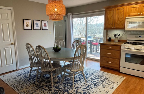 Shell Knob House | TABLE ROCK LAKE RARE Walk-In Lake Access Swim/Fish From Shore 3 FULL BATHS
