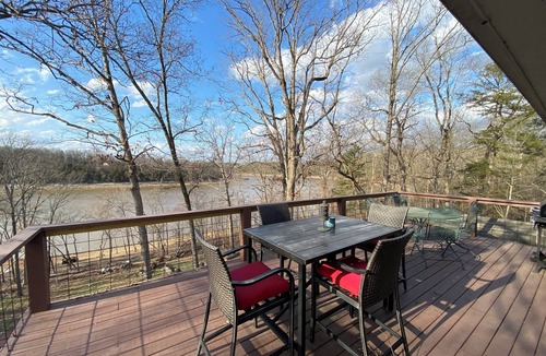 Shell Knob House | TABLE ROCK LAKE RARE Walk-In Lake Access Swim/Fish From Shore 3 FULL BATHS