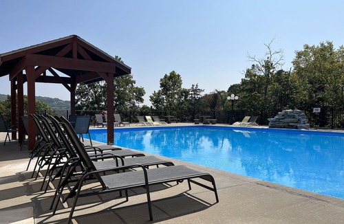 Indian Point House | Table Rock Lake Views, Boat slip Included!