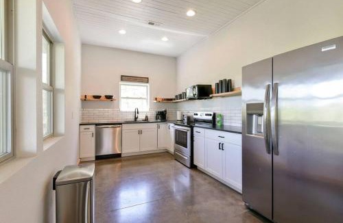 Golden House | Table Rock Lakefront on 2 Acres with firepit