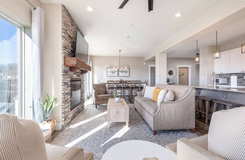 Table Rock House | Table Rock views, Indoor pool, private hot tub