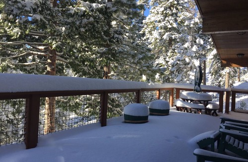 Tahoe Woods Cabin | Tahoe City Cabin~Spectacular Lake View! Walk to Lake and City * WIFI*