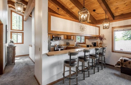 Lake Forest Villa | Tahoe City Townhouse-Lakefront Complex