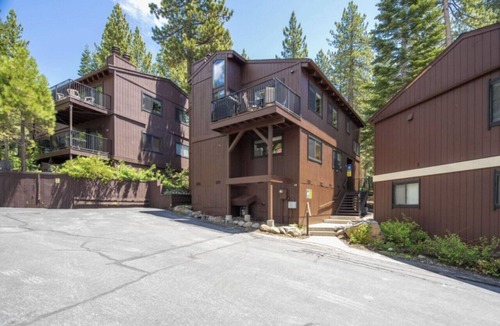 Lake Forest Villa | Tahoe City Townhouse-Lakefront Complex