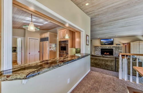 Tahoe Keys House | Tahoe Keys Breeze - On Water w/Boat Dock, Hot Tub