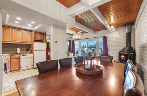 Tahoe Keys Villa | Tahoe Keys Townie - HOA Beach, Pool & More!