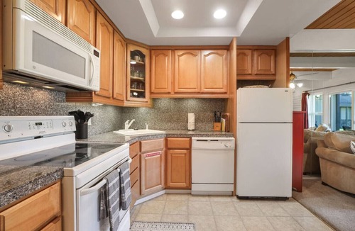 Tahoe Keys Villa | Tahoe Keys Townie - HOA Beach, Pool & More!