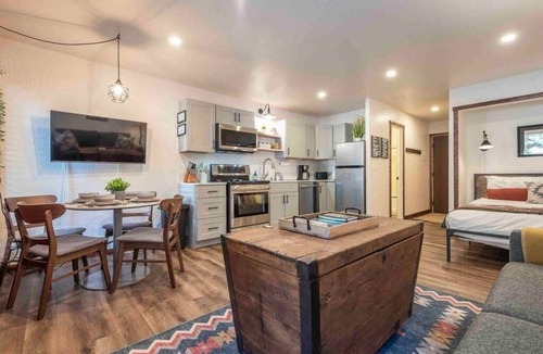 Kingswood Estates Apartment | Tahoe Kings Beach Studio Pool, Hot Tub & Sauna SUP
